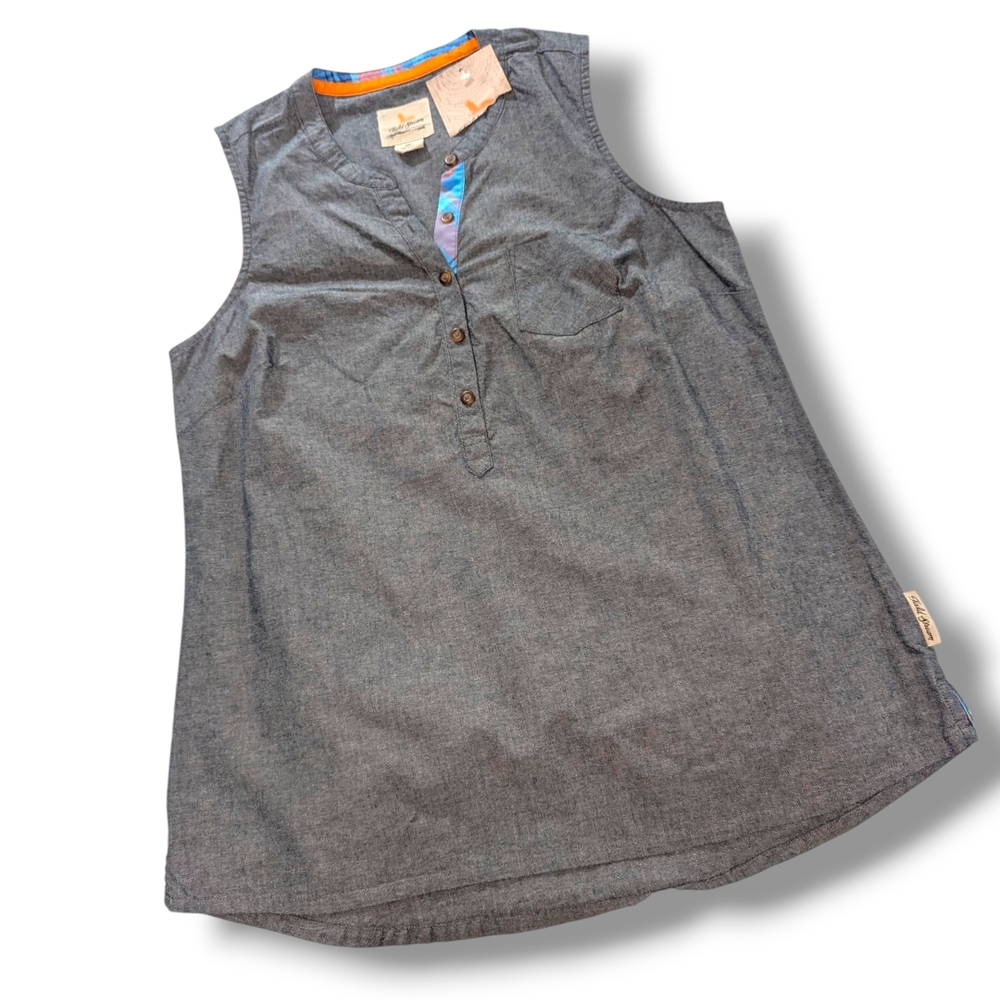 NWT WOMEN'S FIELD & STREAM SLEEVELESS MEDIUM SL CHAMBRAY TOP